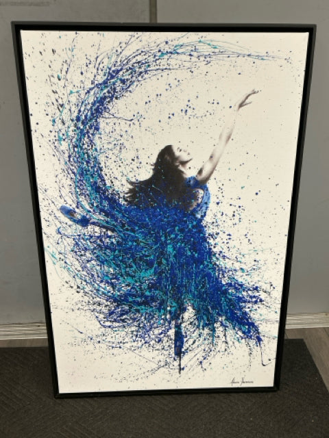 BLUE SPLASH DANCER PIC