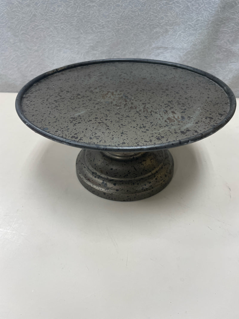 ROUND METAL RUSTIC CAKEPLATE