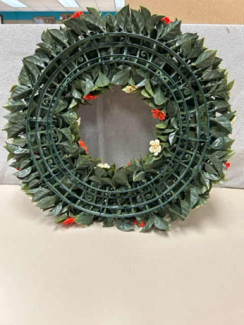 RED/WHITE FLOWER WREATH