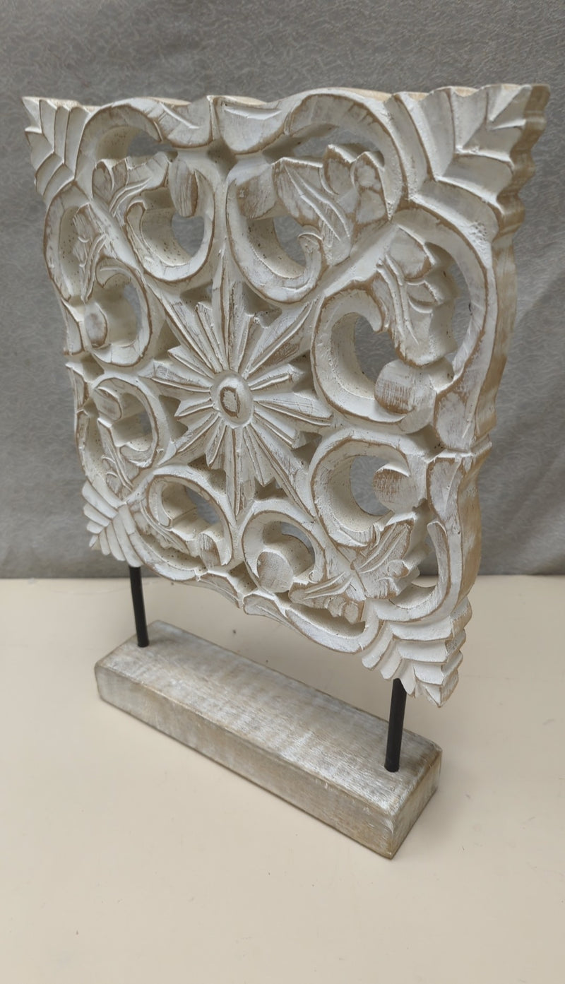 DISTRESSED EMBLEM ON STAND