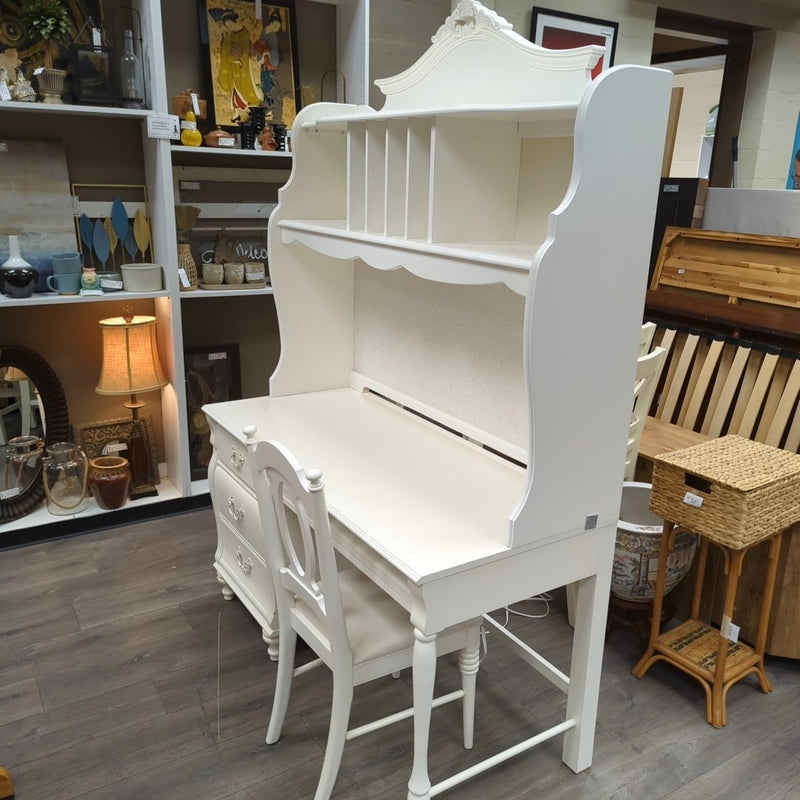 WHITE DESK W/HUTCH & CHAIR