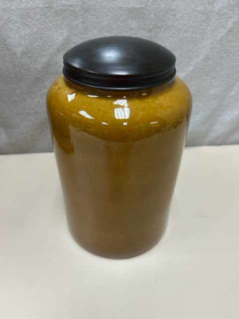 BROWN CERAMIC CANISTER