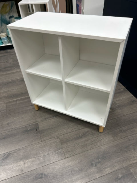 WHITE SQUARE CUBBY
