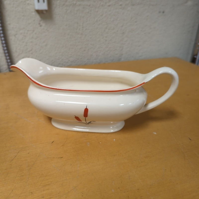 VINTAGE CAT TAIL GRAVY BOAT