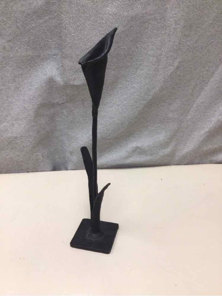 WROUGHT IRON FLOWER CANDLE HOLDER
