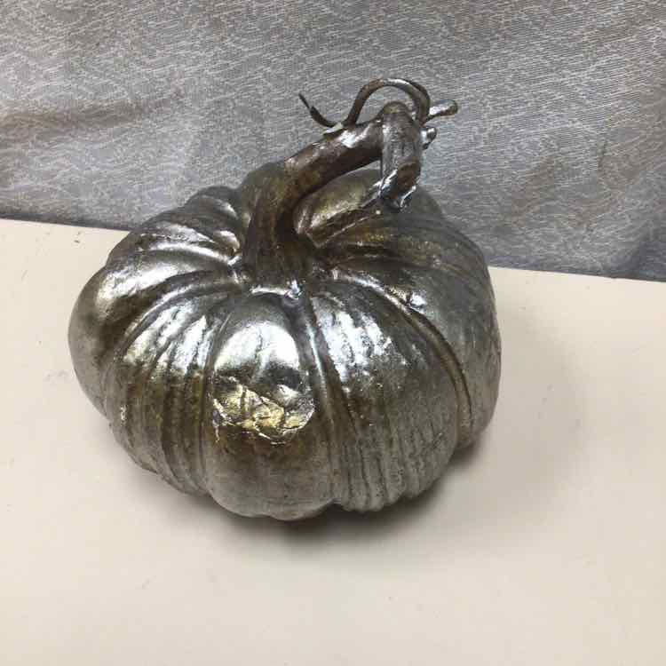 FOAM SILVER PUMPKIN