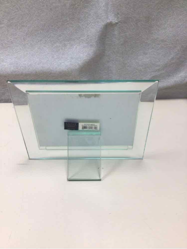 CLEAR GLASS PICTURE FRAME