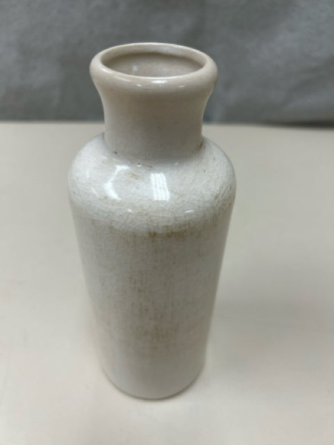 CREAM CERAMIC VASE