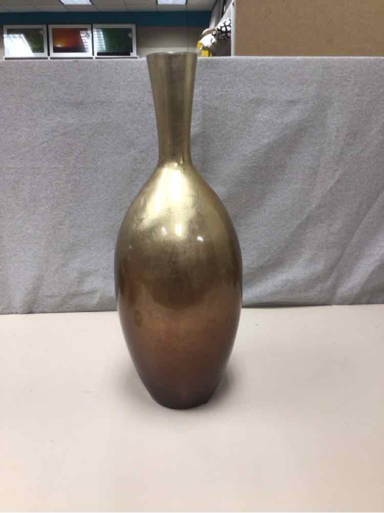 GOLD/BRONZE VASE