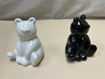 WHITE BLACK BEARS S & P SHAKERS
