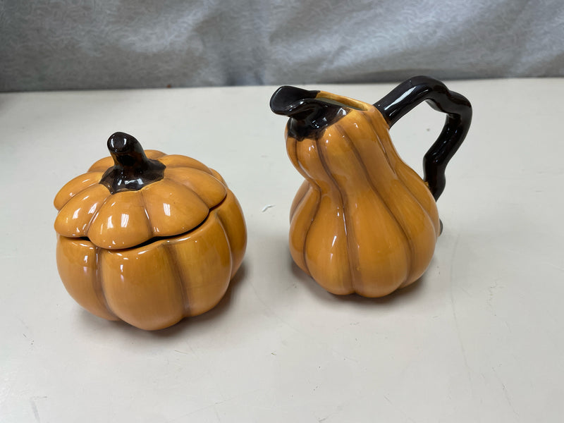 2 GOURDS SUGAR/CREAMERS