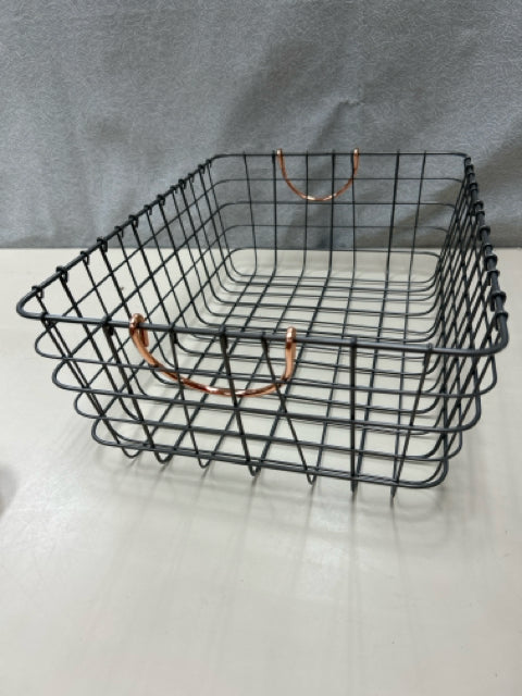 PINK/GRAY METAL BASKET W/HANDLES