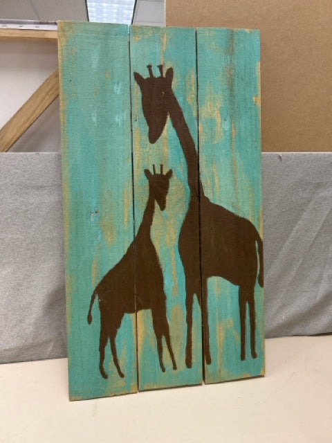 GIRAFFES ON 3 WOOD BOARDS PIC