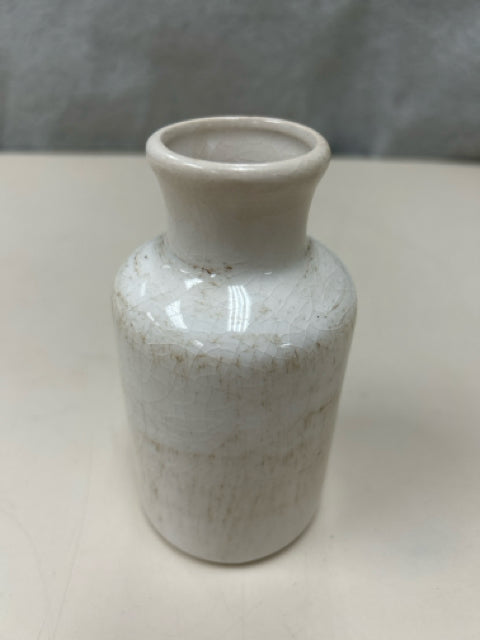 CREAM CERAMIC VASE