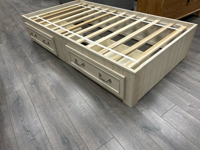 TAN TWIN STORAGE TRUNDLE