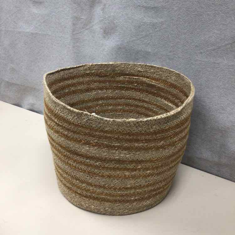 TAN BROWN WEAVE BASKET