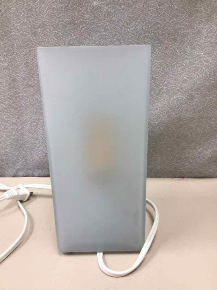 SQUARE GLASS LAMP