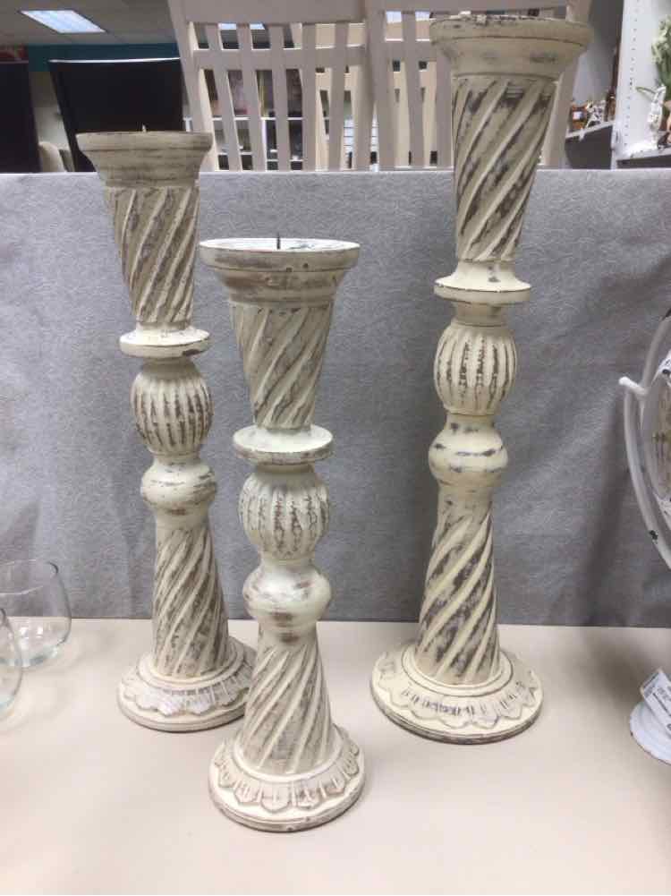 ANT. WHITE WOOD CANDLE STICKS