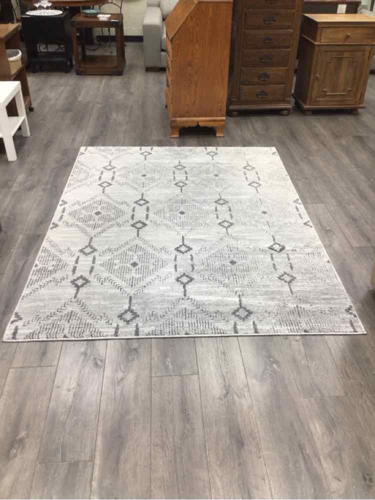 GREY DIAMOND DESIGN RUG