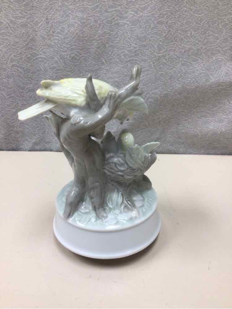 PORCELAIN MUSIC BOX FIGURINE W/BIRDS