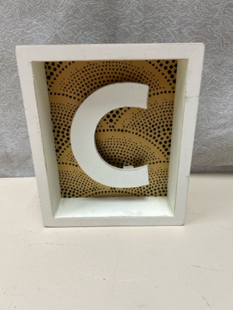 WHITE "C" WITH GOLD