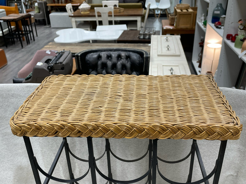 WEAVE TOP METAL WINE RACK