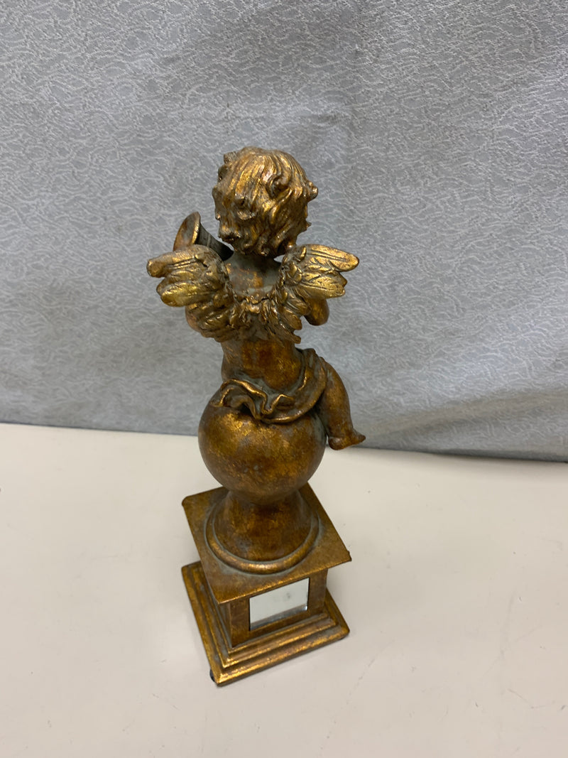 GOLD MIRROR CHERUB W INSTRUMENT DECOR