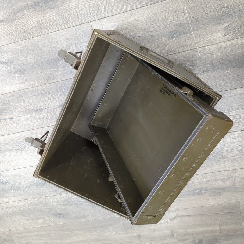 US MILITARY VINTAGE BOX