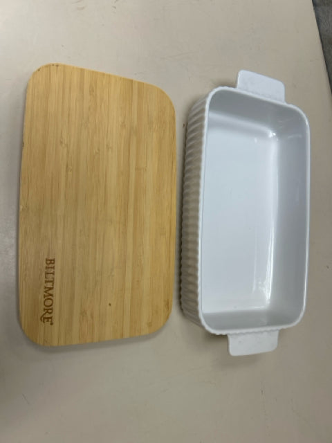 WHITE SERVING DISH W/LID