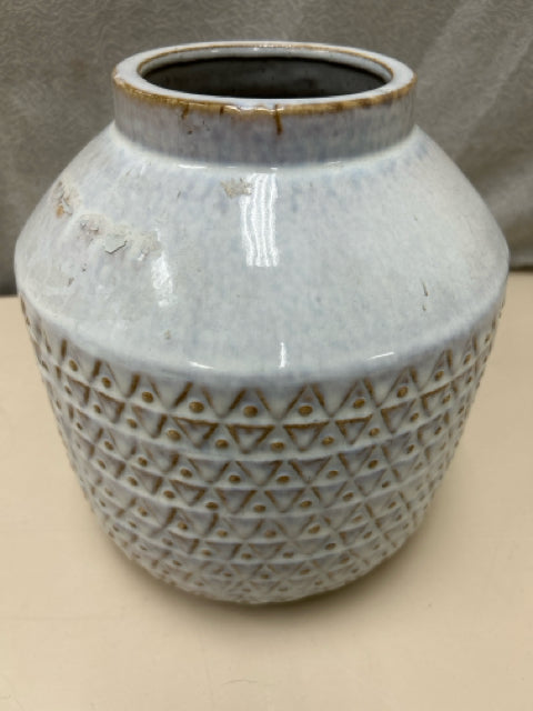 WHITE CERAMIC VASE