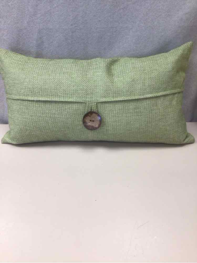 GREEN/TAN PILLOW W/BUTTON