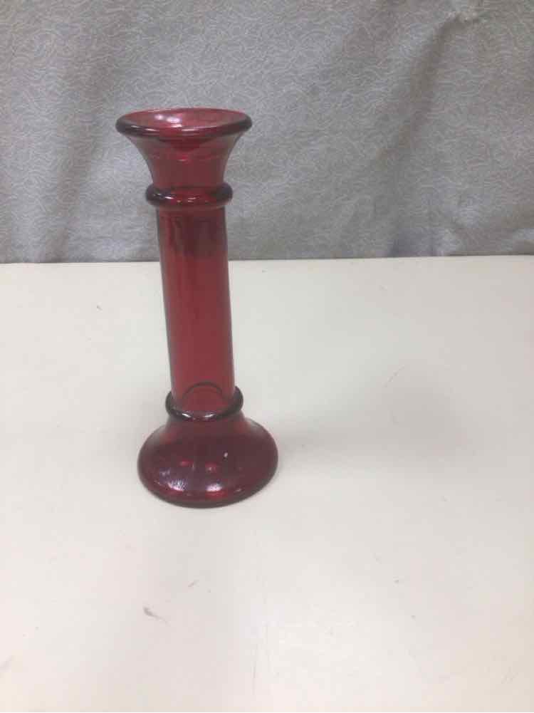 RED GLASS CANDLE STAND