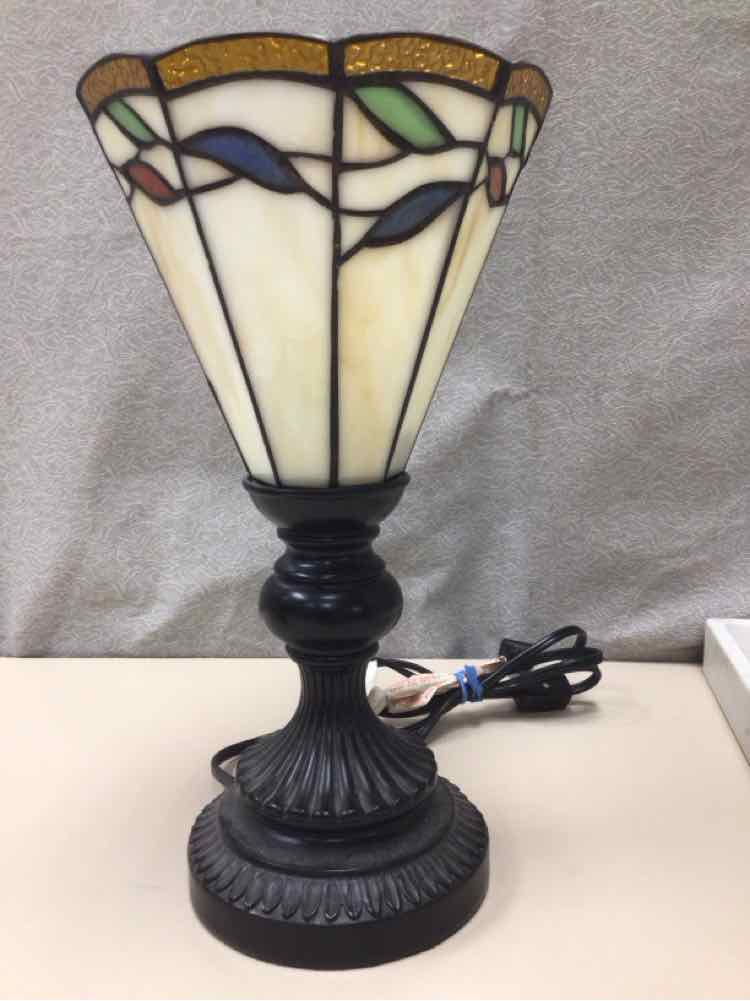 CONICAL GLASS SHADE LAMP