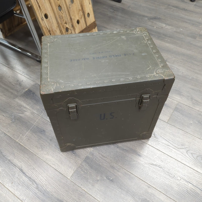 US MILITARY VINTAGE BOX