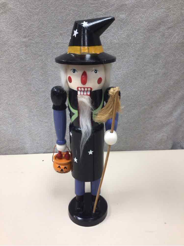 WITCH NUTCRACKER