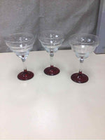 CLEAR GLASS WINE GLASSES W/RED BOTTOM