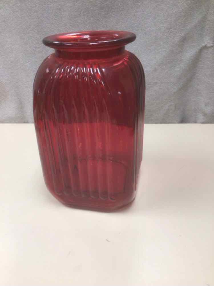 RED LINE DESIGN GLASS VASE
