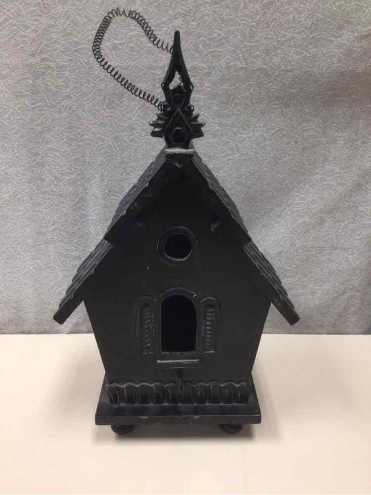 BLACK WOOD BIRDHOUSE