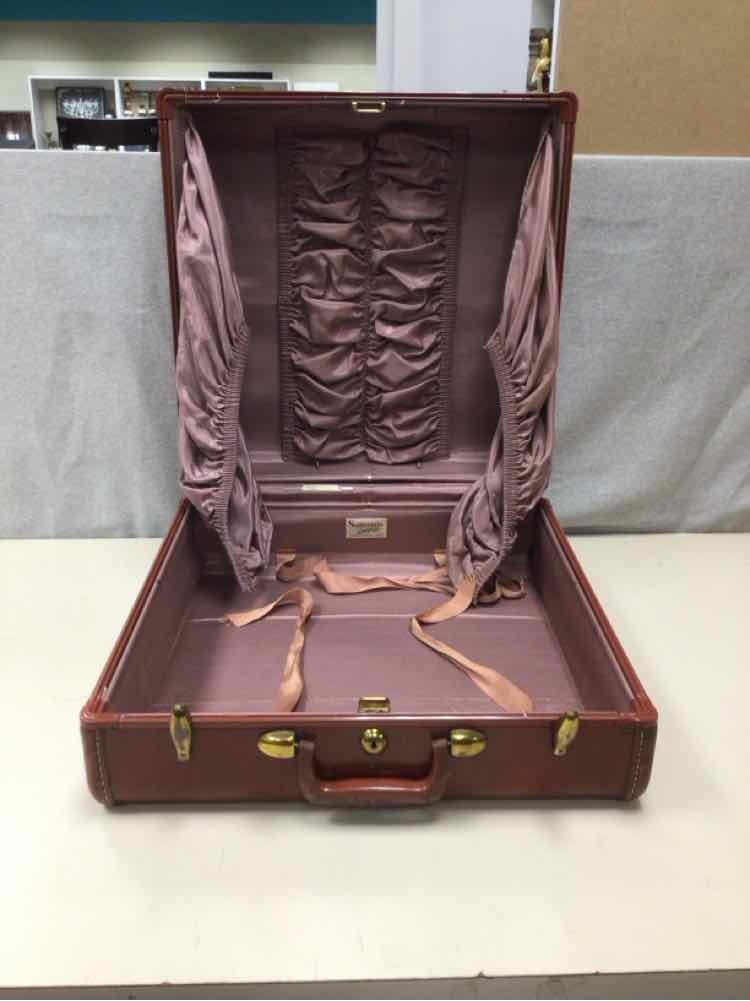 VINTAGE RED LEATHER SUITCASE