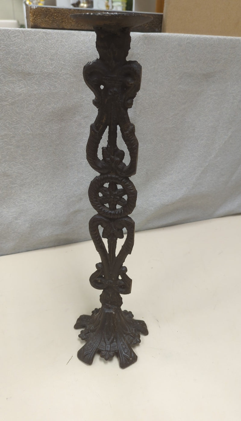 DARK METAL CANDLESTAND