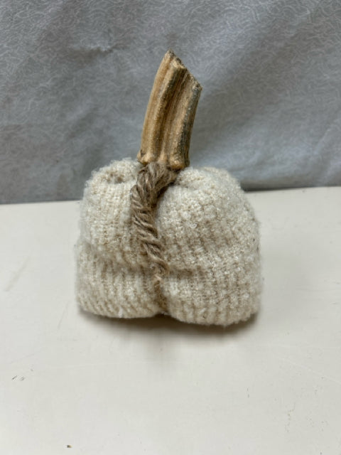 GREY CLOTH PUMPKIN