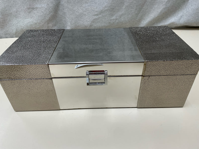 SILVER MIRRORED JEWELRY BOX