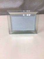 CLEAR GLASS PICTURE FRAME