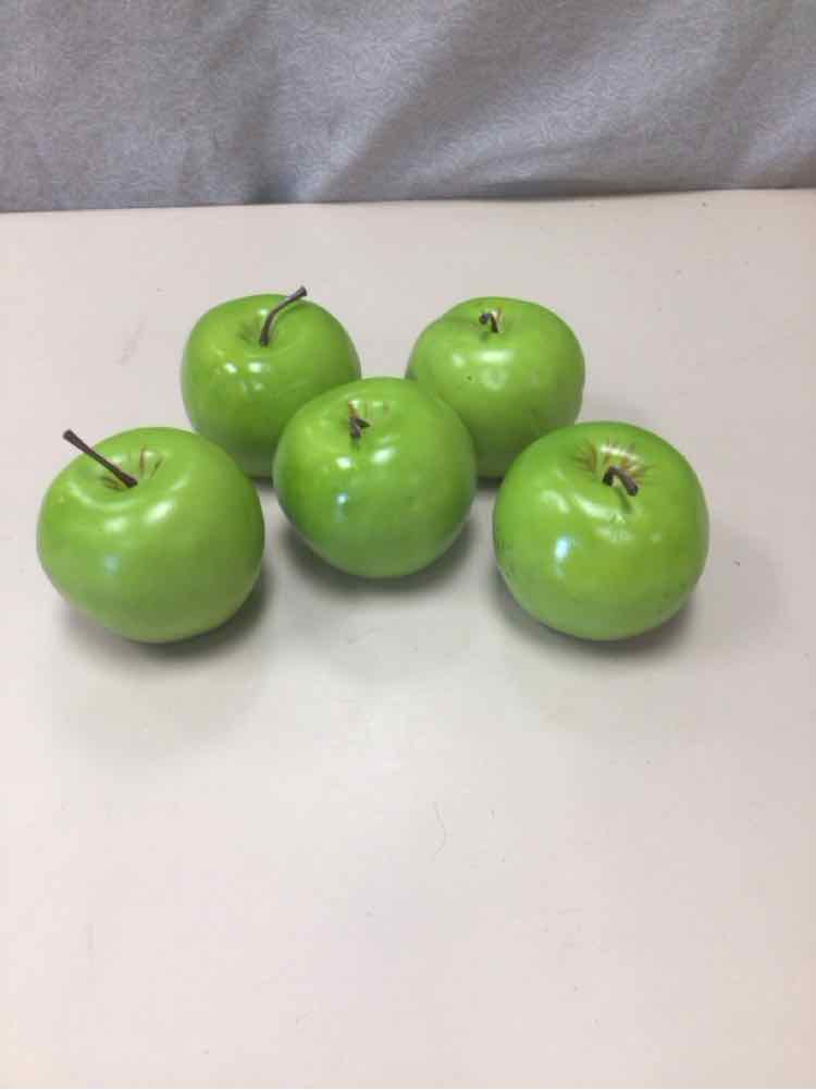 5 GREEN APPLES