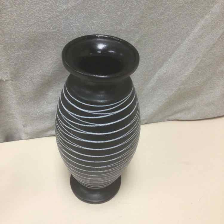 BLACK/WHITE STRIPED VASE