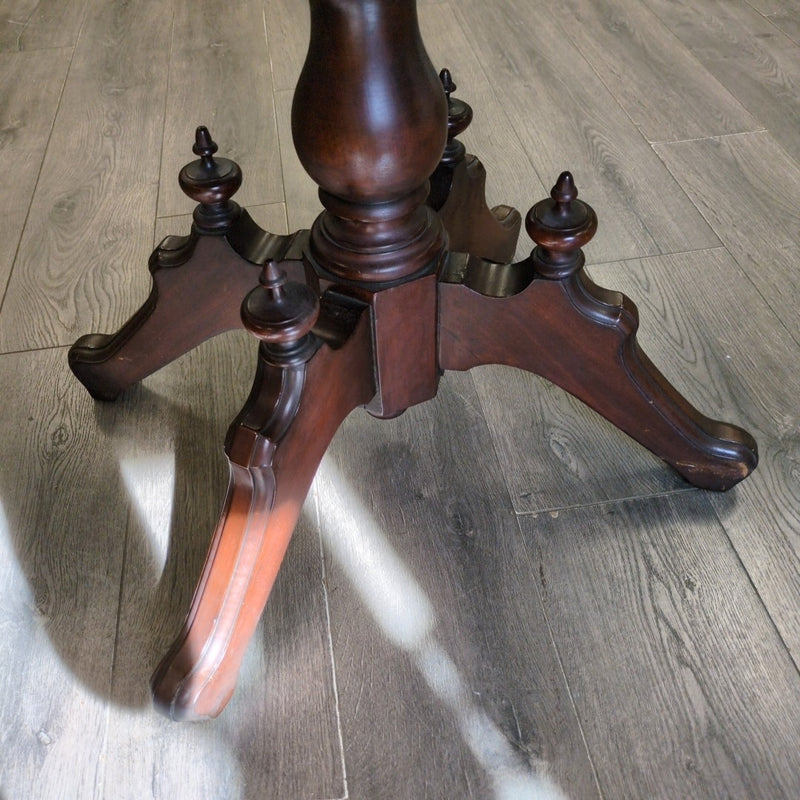 ROUND DROPLEAF TABLE W/DRAWER