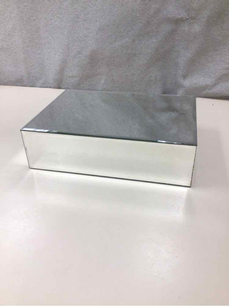 MIRROR STAND
