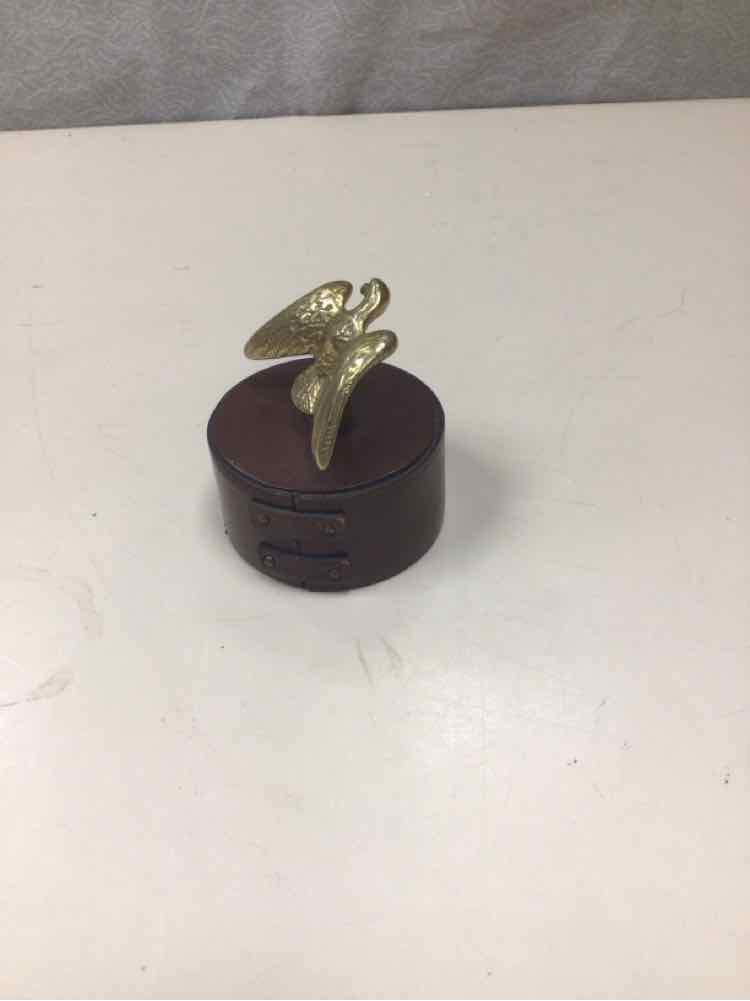LEATHER WRAP BASE W/GOLD EAGLE