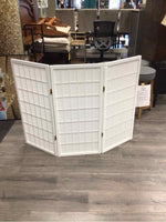 WHITE FOLDING SCREEN