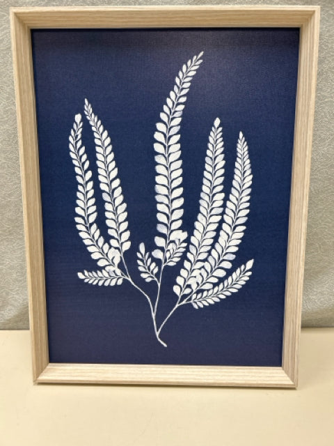 BLUE/WHITE LEAF PIC